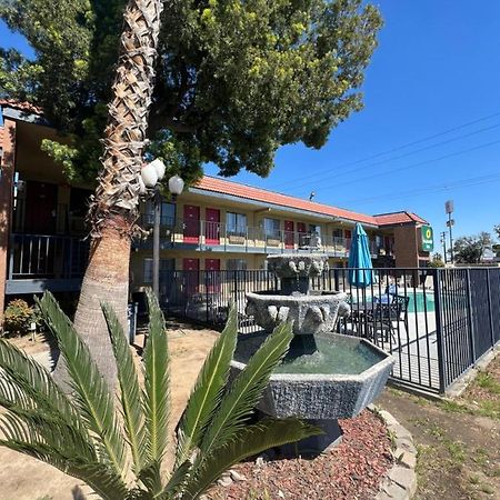 Fresno Inn Екстериор снимка